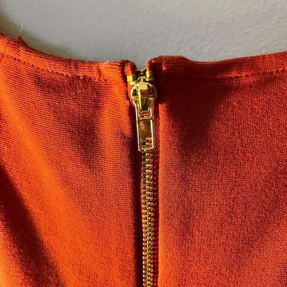 Little orange dress - Picture 3 of 3